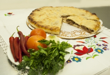 Осетинский пирог с мясом и грибами